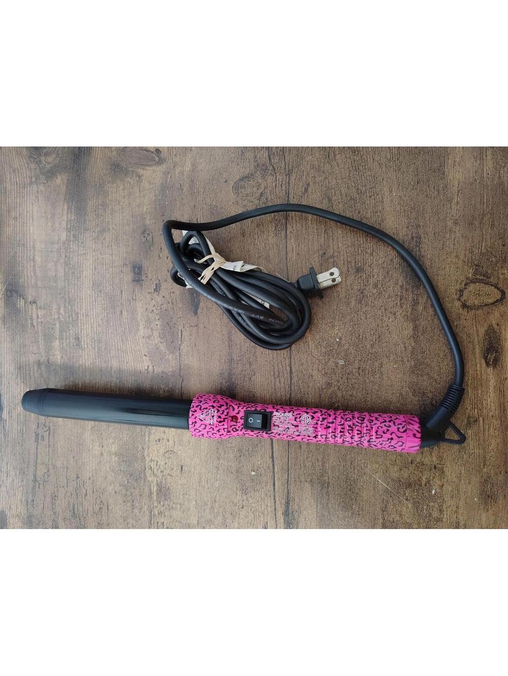 Vintage Proliss  Hot Pink Leopard Tapered Curling Wand MSRP $89.99 32-25mm